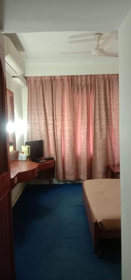 Hotel Goutham Manor Chennai Exterior photo